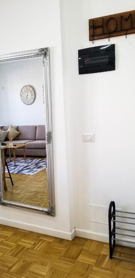Center Cute And Comfy - Ajia Tirana
